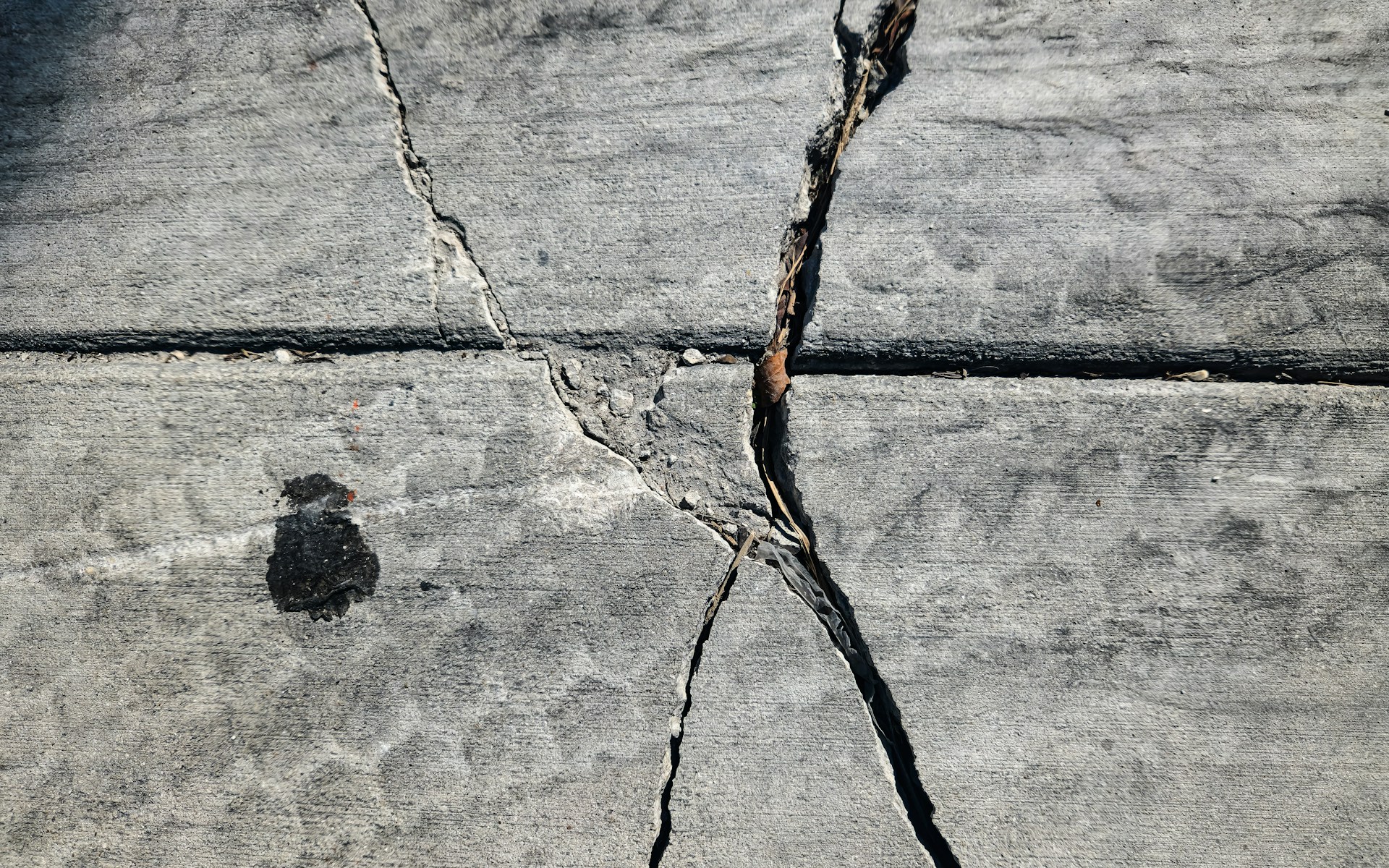 foundation cracks